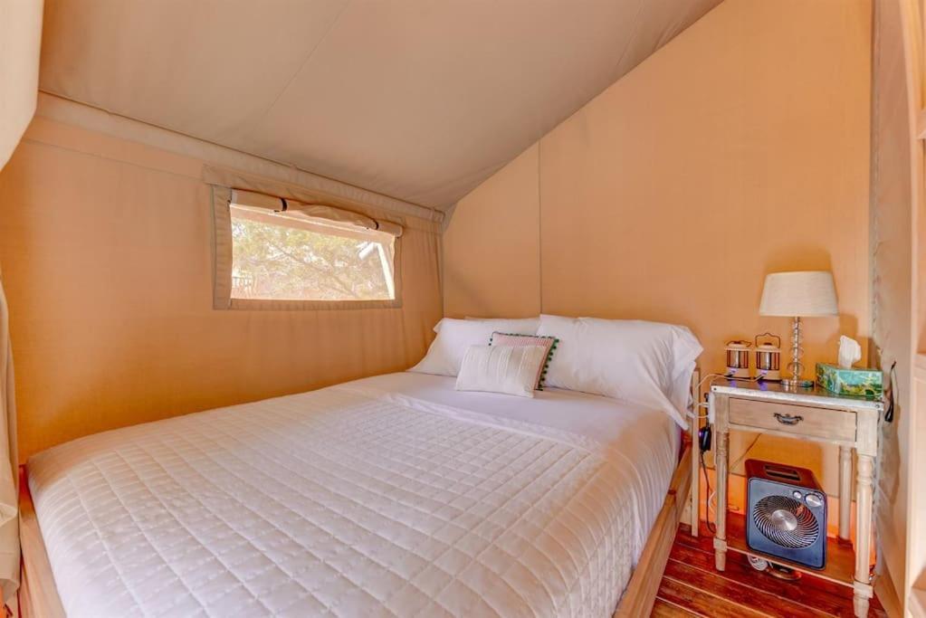 12 Fires Luxury Glamping With Heating #5 Hotel Джонсън Сити Екстериор снимка